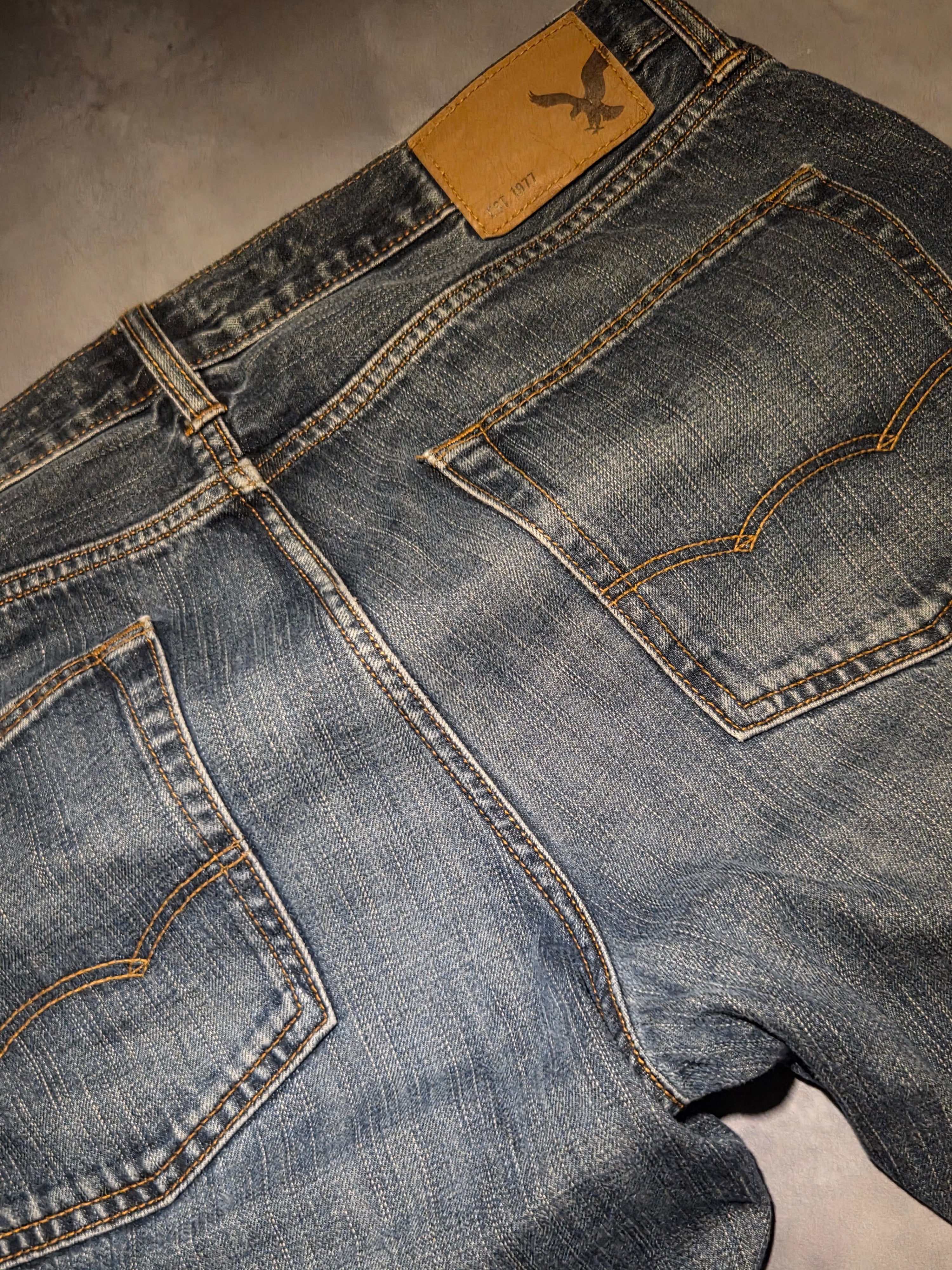 Custom R3VIVED bootcut jeans "American Eagle"